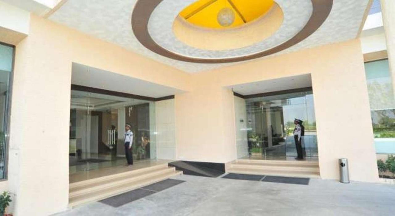 Krsna Lila By The Blues Hotel Sānand Exterior photo